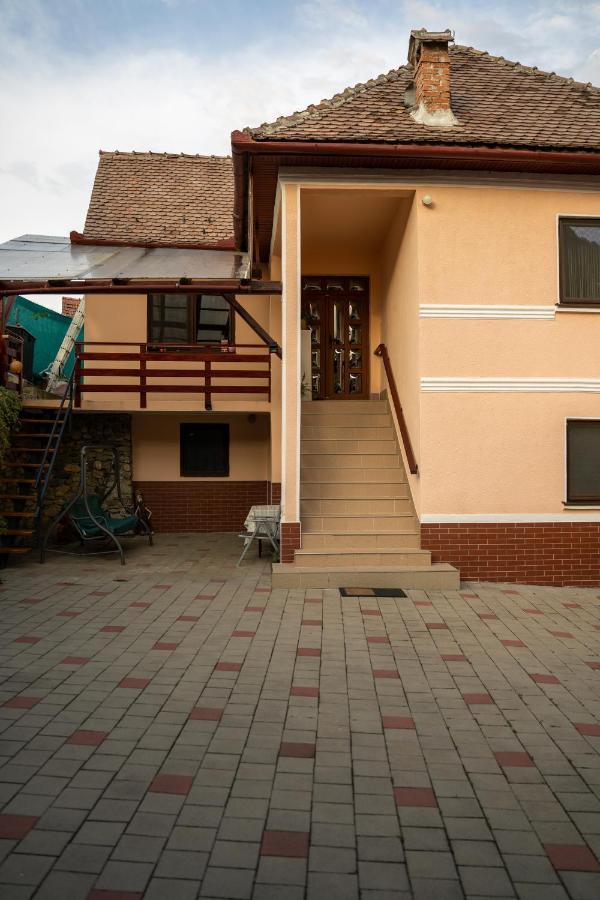 Apartament Panoramic La Casa In Comuna Răşinari Kültér fotó
